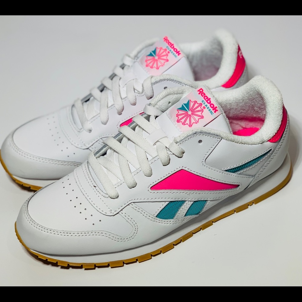 Women’s Reebok Classics ‘Miami vice’ size 9